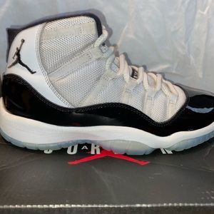 Air Jordan 11 Concord Size 5.5Y Grade School